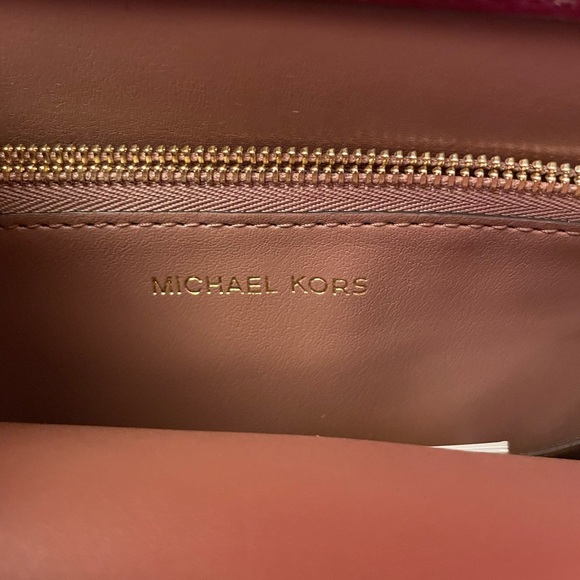 MICHAEL Michael Kors Meredith East West Bonded Leather Tote Bag in Oxblood red - Picture 16 of 16